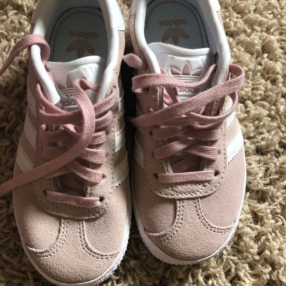 Girls size 11K Adidas ortholite brand new
